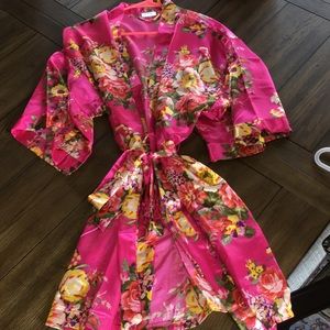 Pink floral kimono/robe
